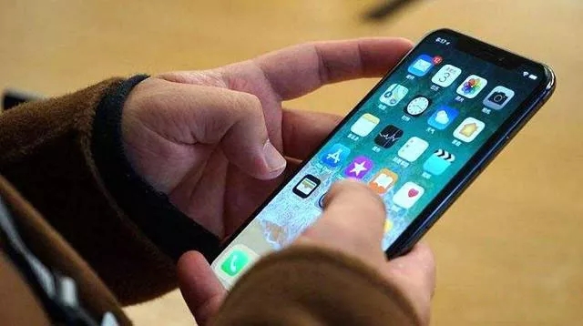 为什么iPhone 8P进水指纹无法录入？